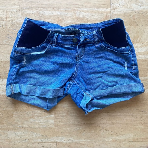 Six Piece Maternity Bundle: Tank tops, Shorts, T-Shirt, Leggings, Pajama Top - Picture 4 of 15